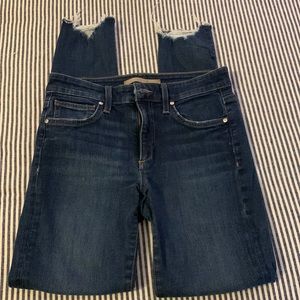 Joe’s Jeans ‘Skinny Ankle’ — Size 26! ** MINT CONDITION!